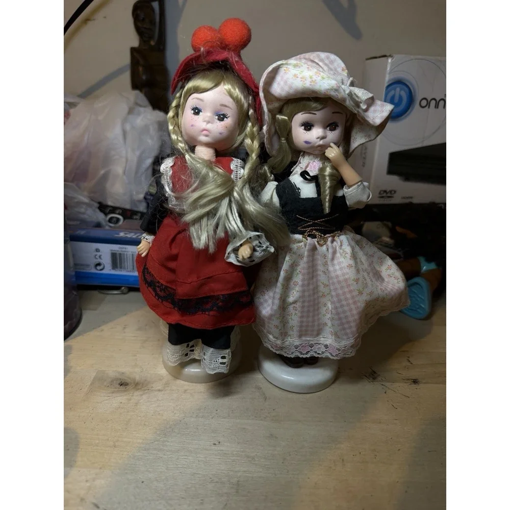 Set of 2 Vintage Folk Dolls – Blonde Braids &‎ Traditional Outfits – 8